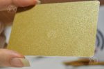 کارت pvc ساده متالیک طلایی - نمای نزدیک